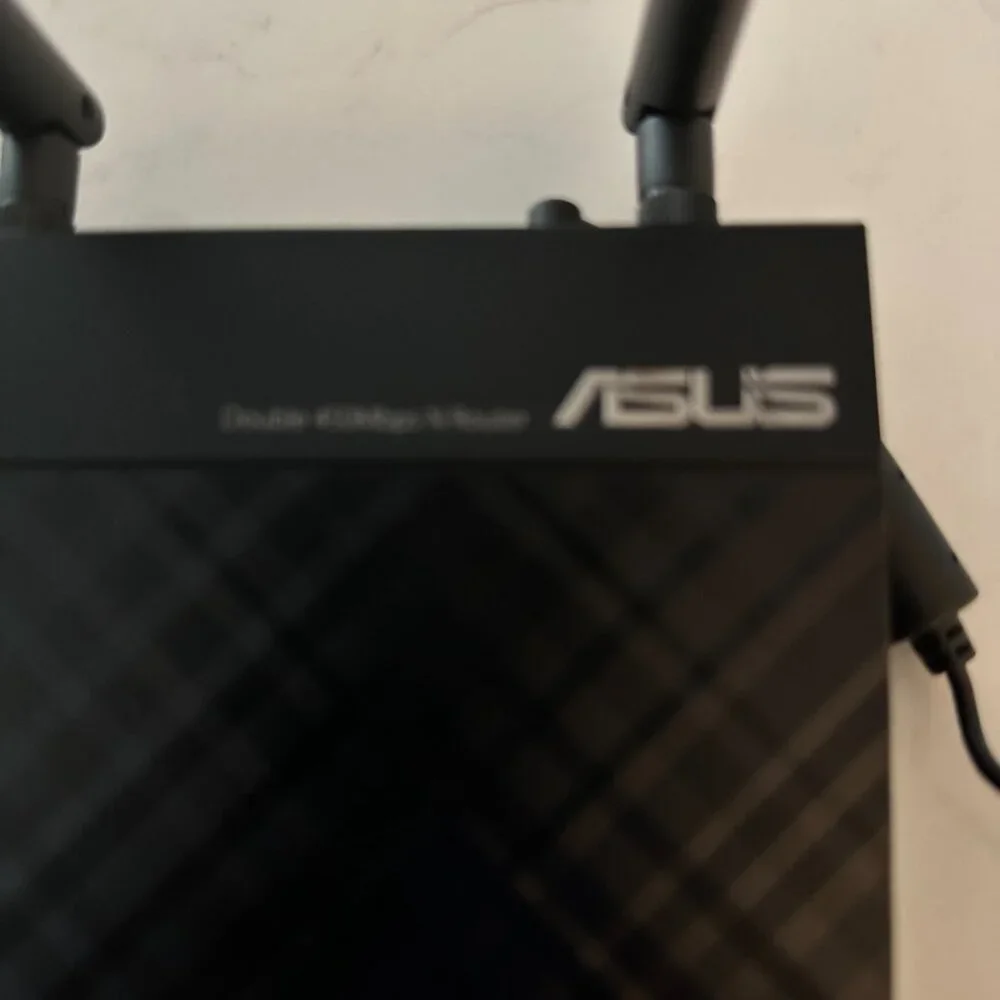 Asus Router Double 450Mbps N Router RT-N66R - Picture 2 of 6